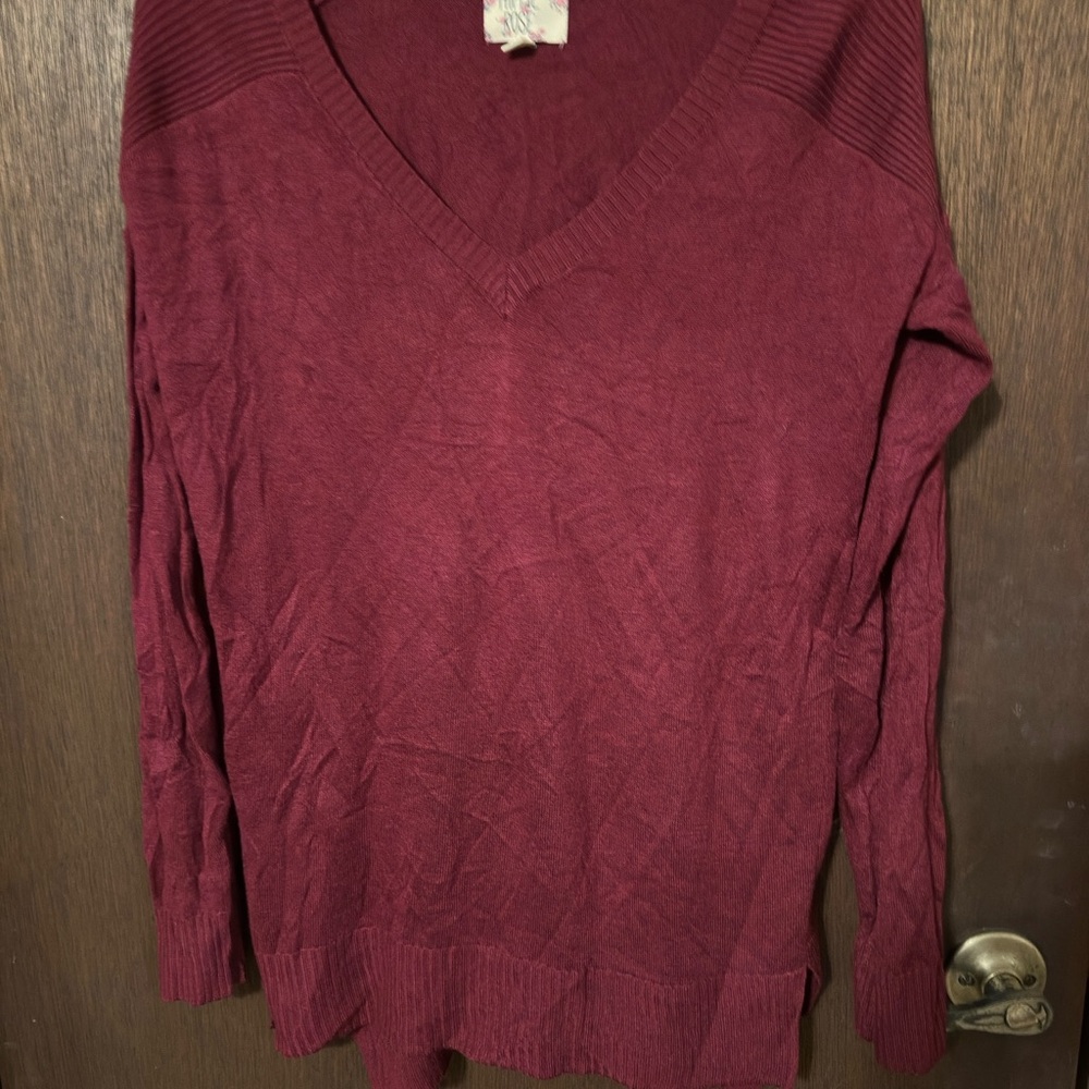 Women's V-Neck Sweater - Burgundy